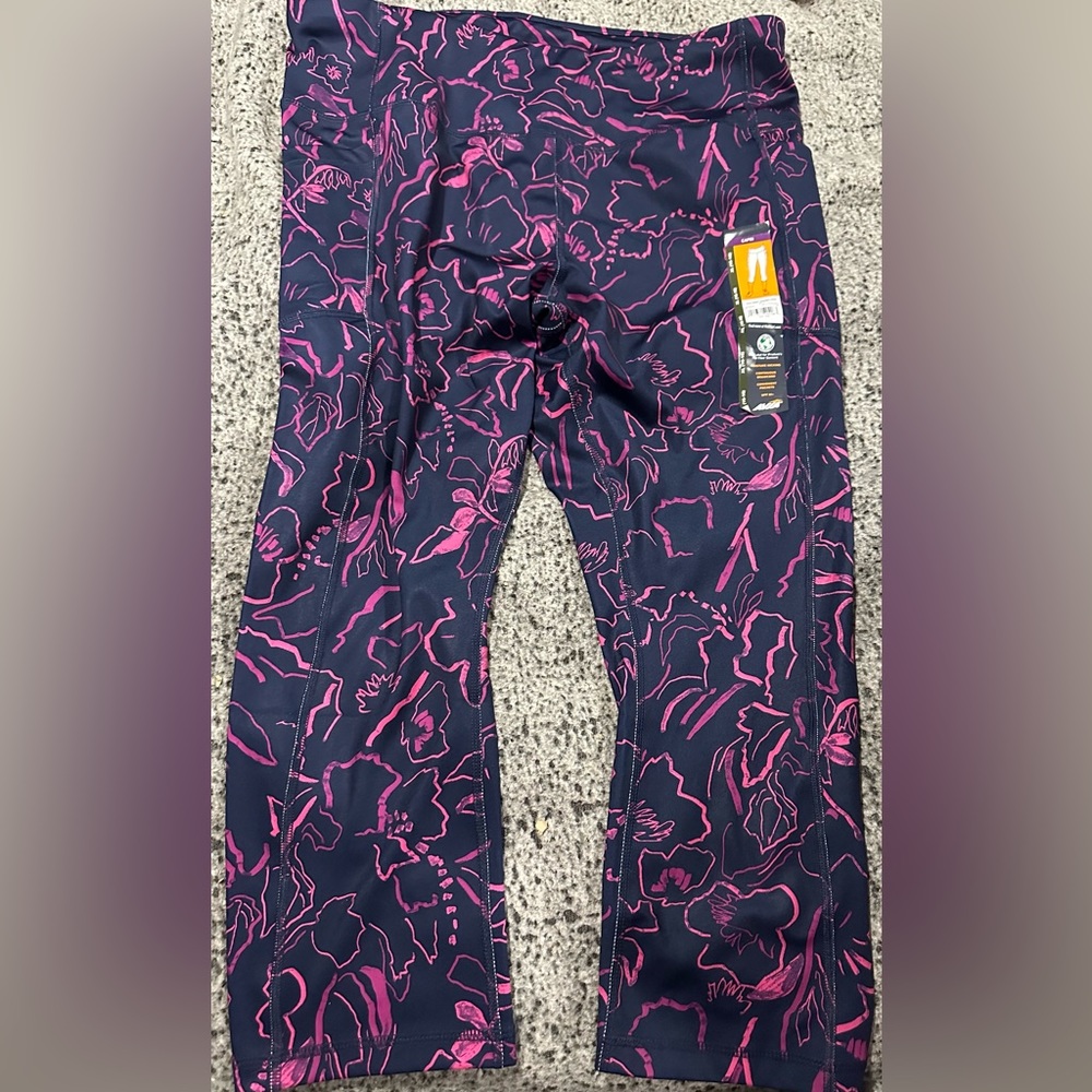 Avia women’s floral print capri athletic pants